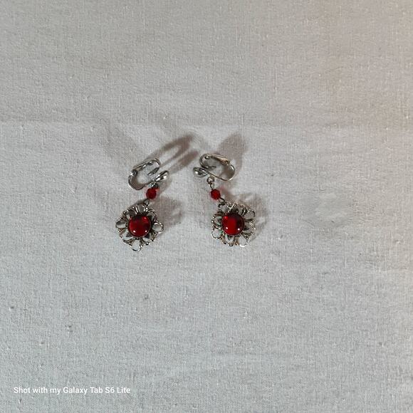 Dangle Drop Flower Earrings Red Central Stones On Silver Tone Petals - Picture 5 of 10